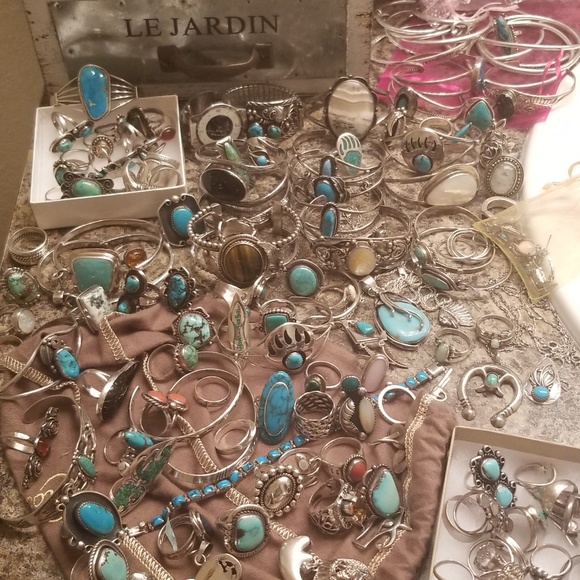 Meet your Posher, Tiffany - Picture 3 of 3